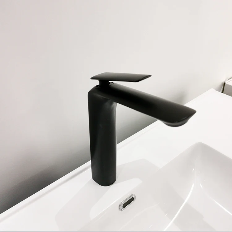 Baterie lavoar inaltata, alama, kit instalare inclus, negru RV7401HB